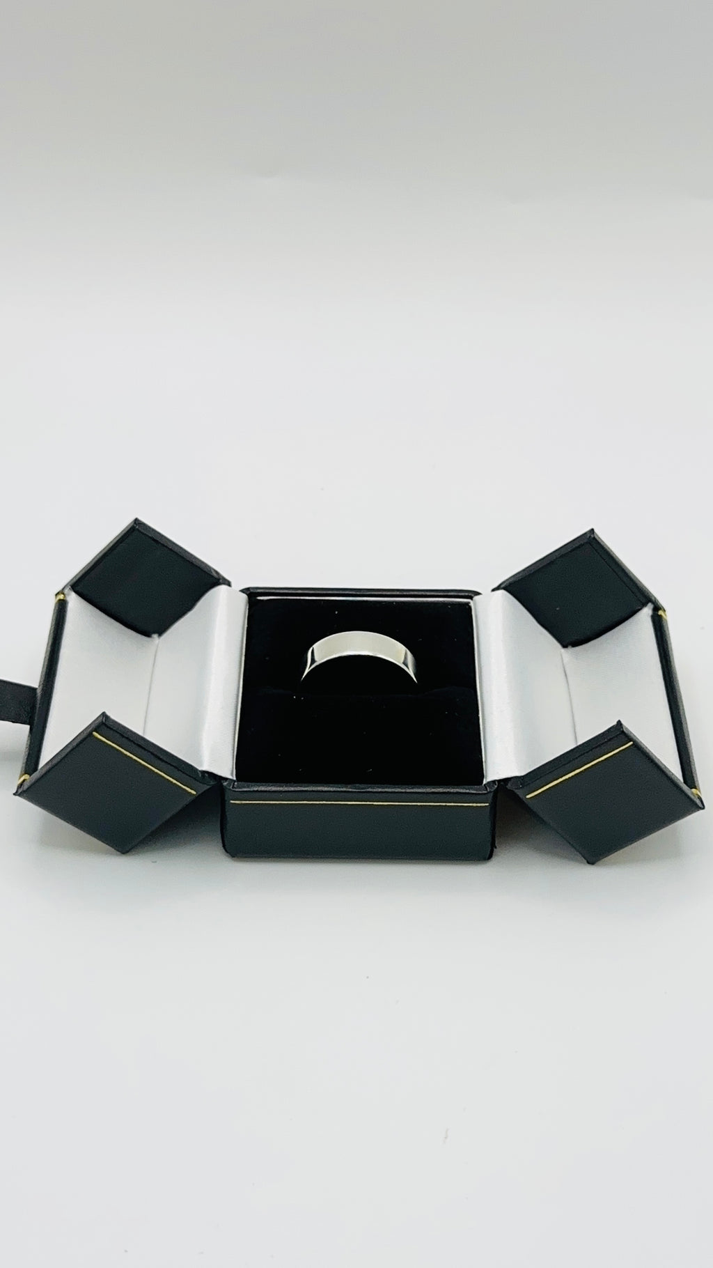 Unisex High Polish Silver Band
